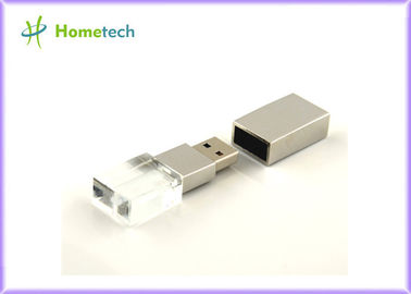 16GB Şeffaf Kristal Kalp Şeklinde Usb Flash Sürücü Ile Led Işık Içinde yoru kendi logo meşgul